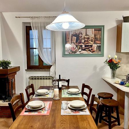 Appartamento Mirella In Centro Storico Казоле-д'Эльса Экстерьер фото
